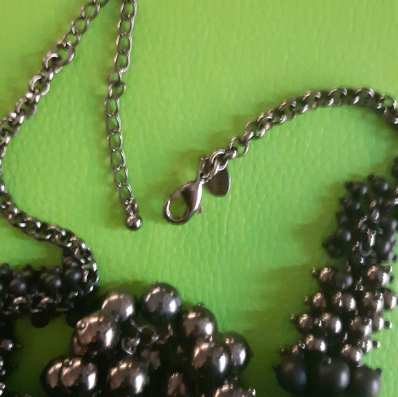 Black Pearl Style Necklace - Picture 5 of 5